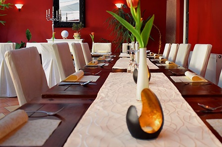 Ristorante La Luna Wintergarten gedeckte Tafel